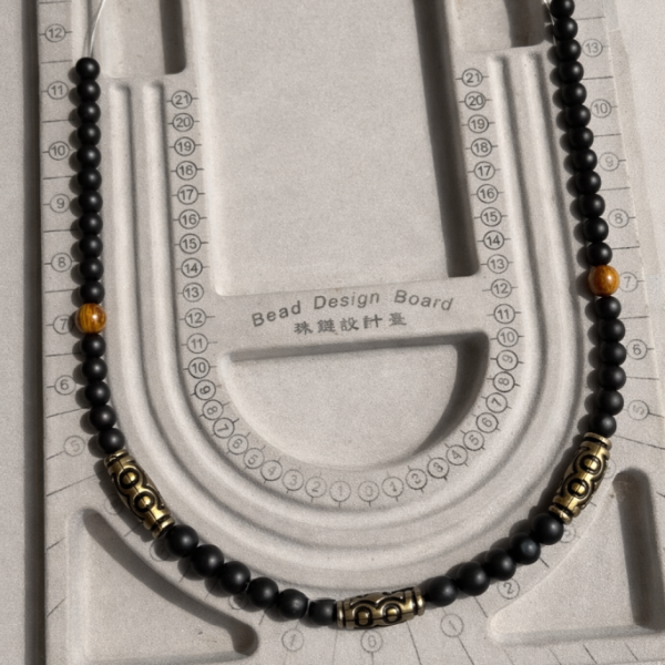 Lengedary neckpieces